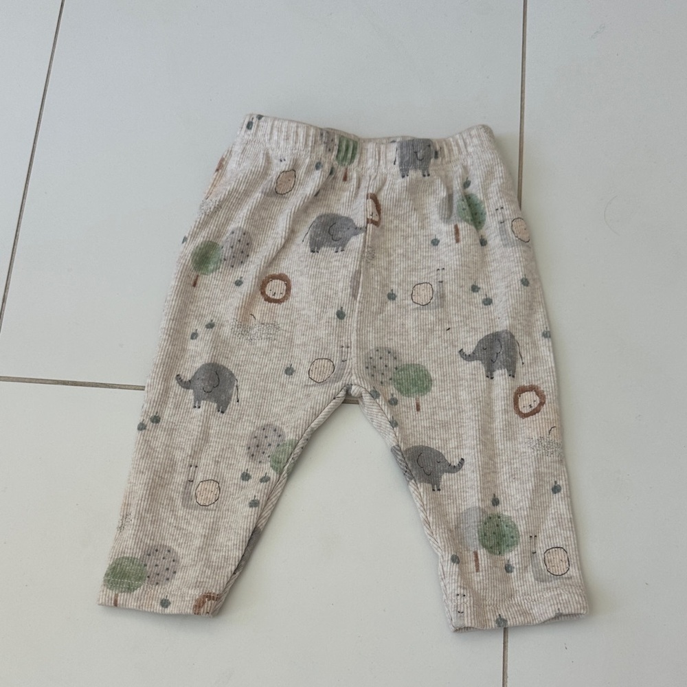 Zara Adorable Animal Print Baby Pants 1/3m